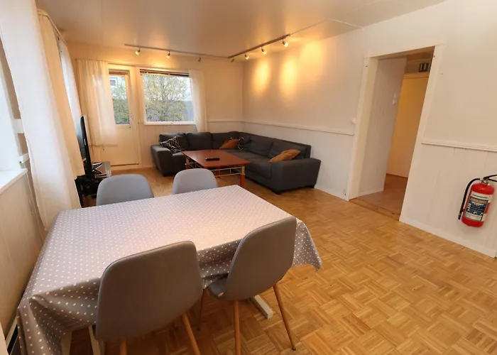 Apartamento Close To Center, 900 M, 2 Bedroom, 2nd Floor