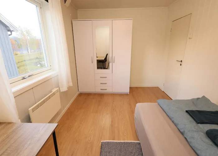 Close To Center, 900 M, 2 Bedroom, 2nd Floor Tromsø