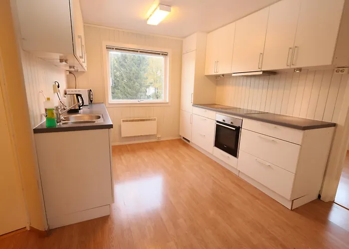 Apartamento Close To Center, 900 M, 2 Bedroom, 2nd Floor *